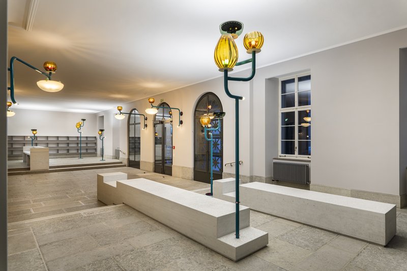 Leuchtkörper in der Eingangshalle. Foto: Reto Kaufmann