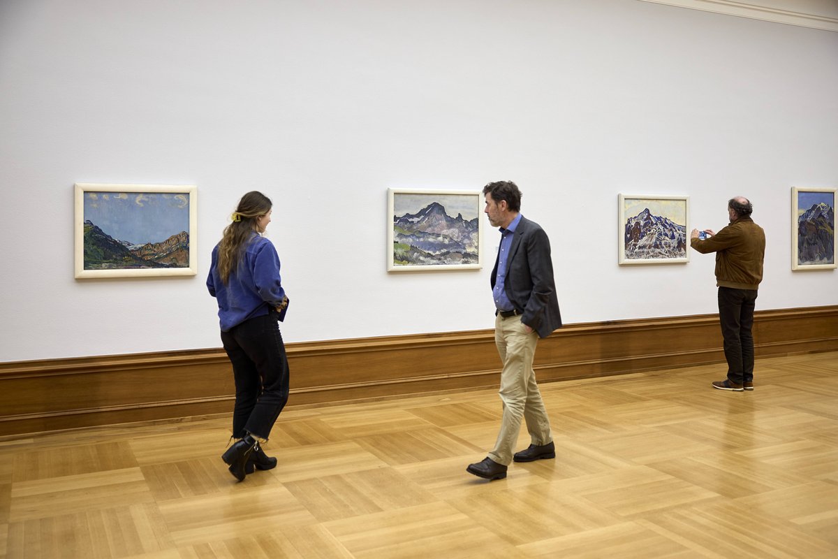 Ausstellungssaal mit Werken von Ferdinand Hodler. Foto: Lea Reutimann